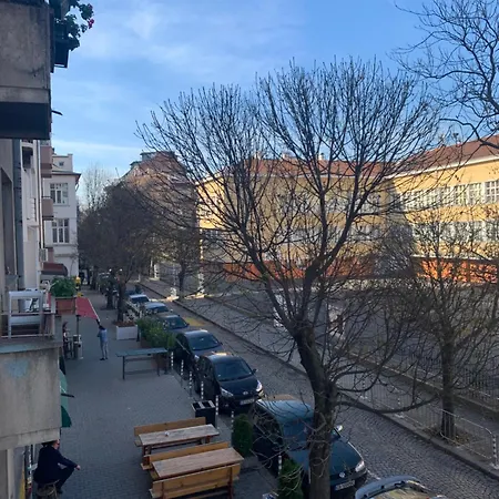 Purple Heart In The Center. King Size Bed! Apartament