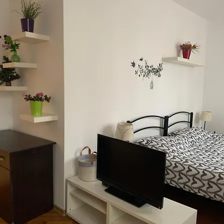 Apartament Purple Heart In The Center. King Size Bed! *