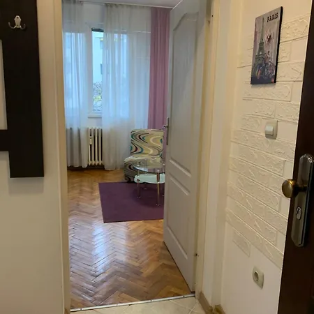 Apartament Purple Heart In The Center. King Size Bed!